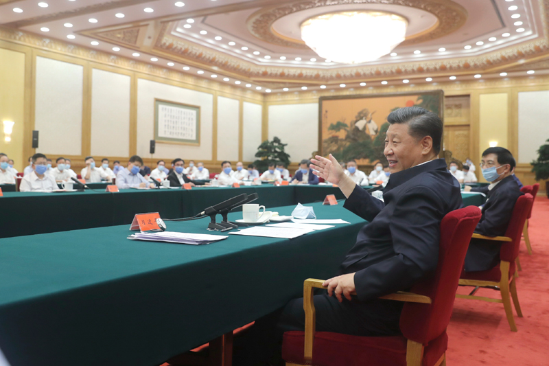 7月21日，中共中央總書記、國家主席、中央軍委主席習(xí)近平在京主持召開企業(yè)家座談會并發(fā)表重要講話。新華社記者 鞠鵬 攝